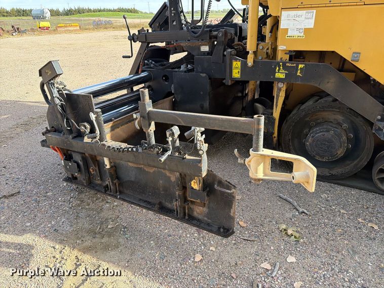 image for item EA0587 2014 Caterpillar AP-555E paver