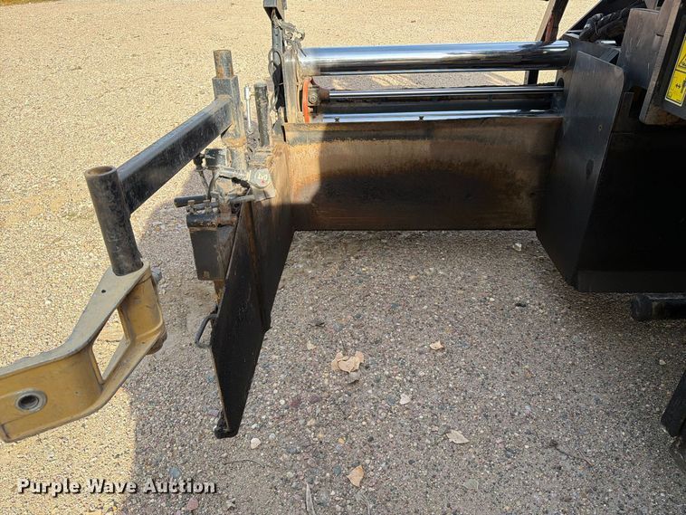image for item EA0587 2014 Caterpillar AP-555E paver