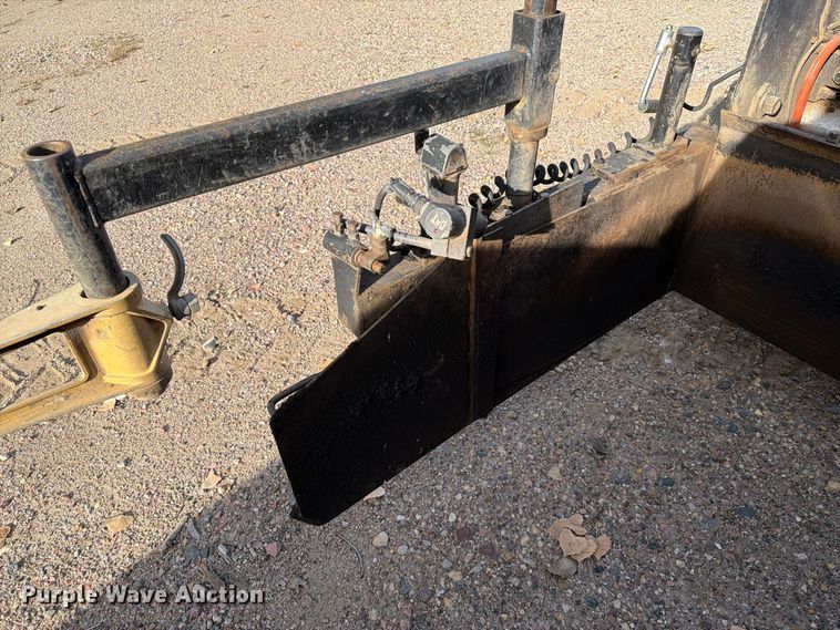 image for item EA0587 2014 Caterpillar AP-555E paver
