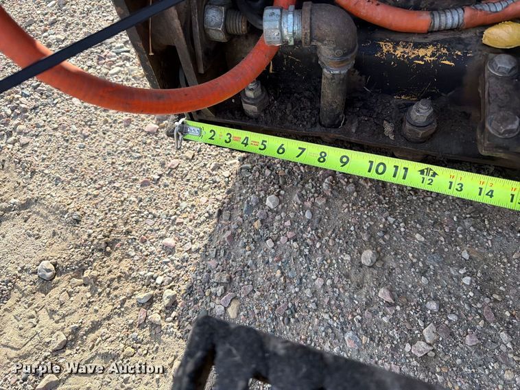 image for item EA0587 2014 Caterpillar AP-555E paver