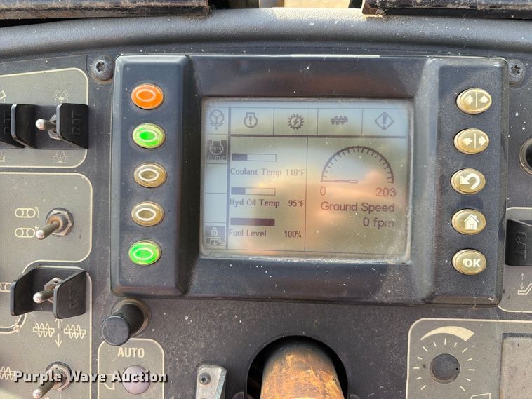 image for item EA0587 2014 Caterpillar AP-555E paver