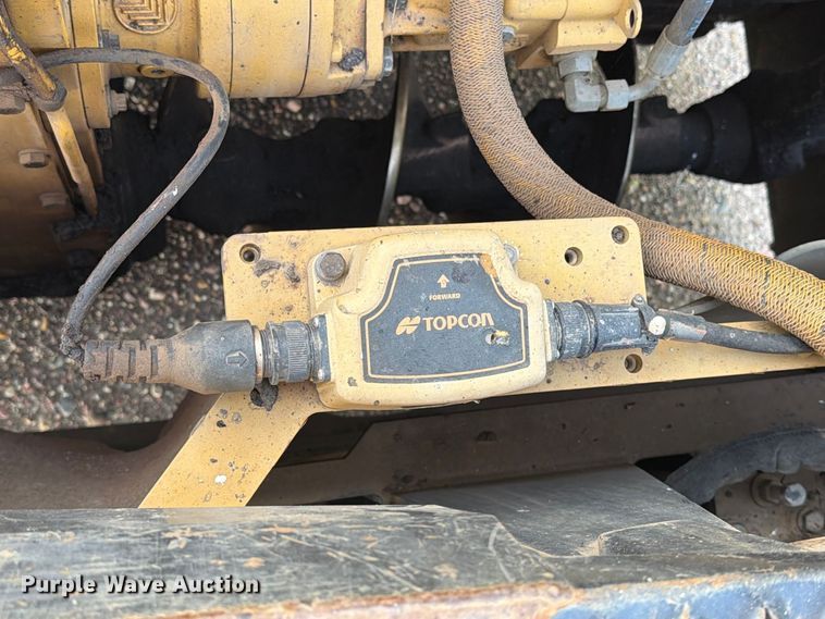 image for item EA0587 2014 Caterpillar AP-555E paver