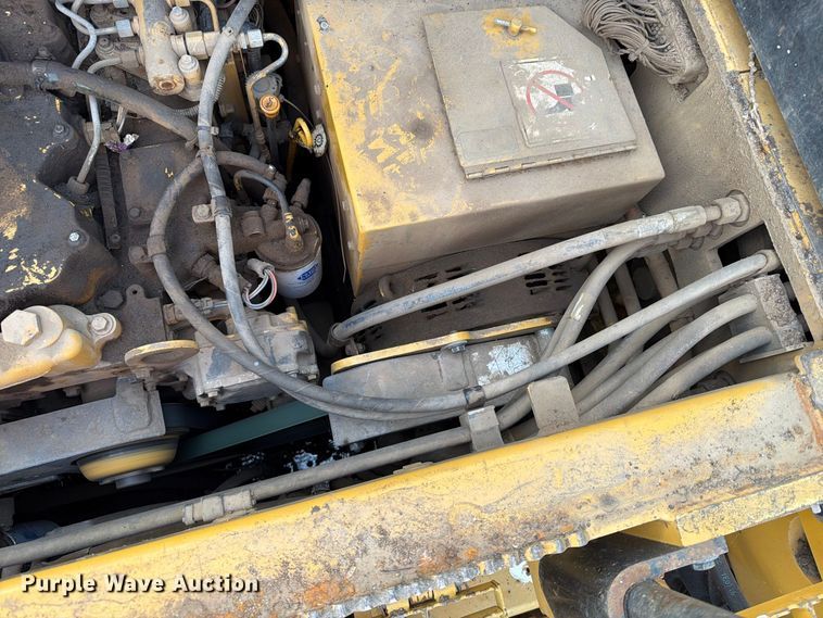 image for item EA0587 2014 Caterpillar AP-555E paver