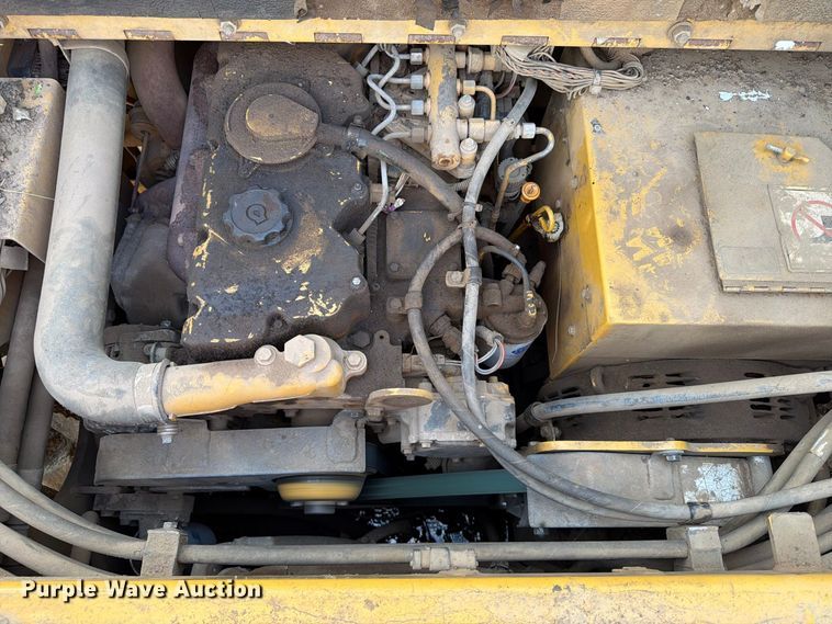 image for item EA0587 2014 Caterpillar AP-555E paver