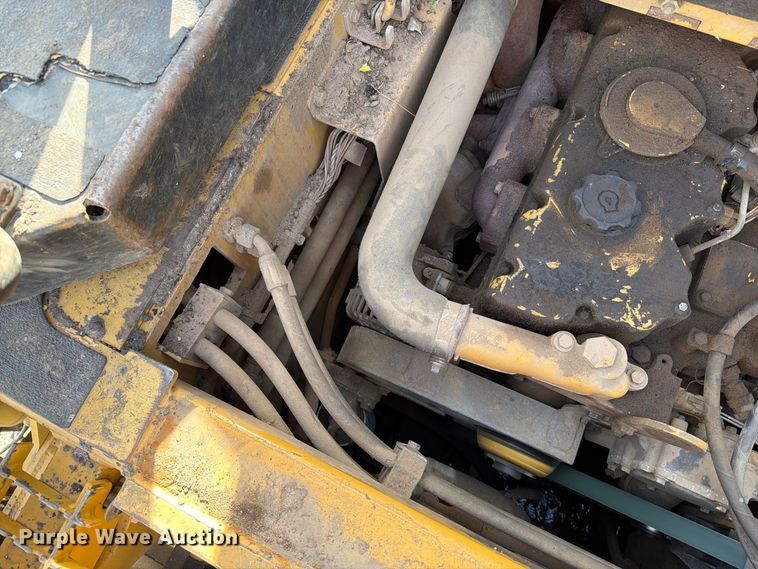 image for item EA0587 2014 Caterpillar AP-555E paver