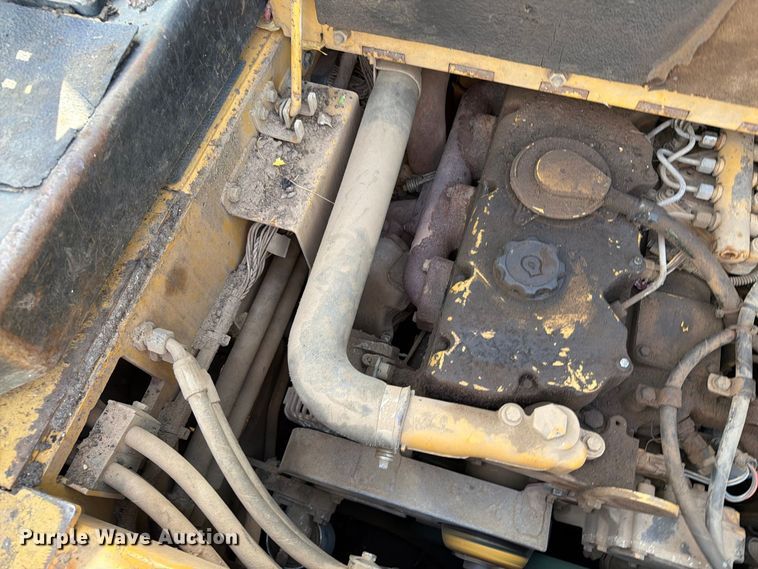 image for item EA0587 2014 Caterpillar AP-555E paver