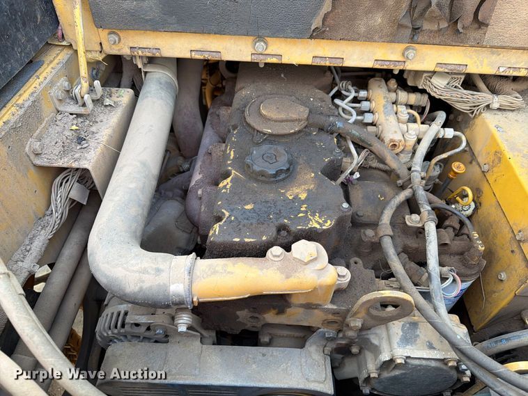 image for item EA0587 2014 Caterpillar AP-555E paver