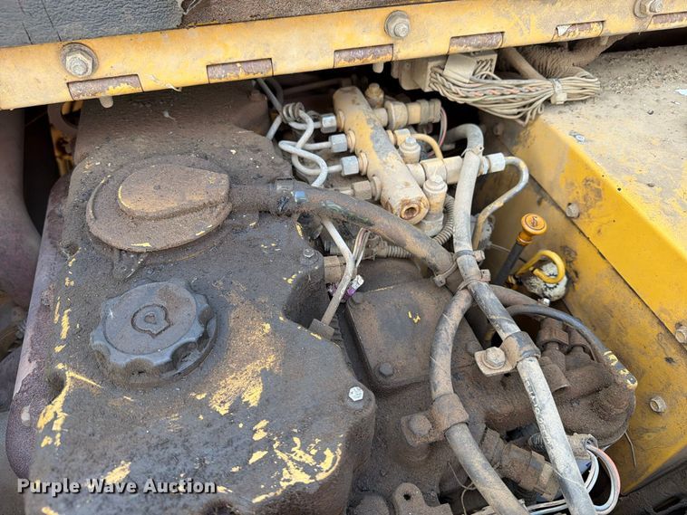 image for item EA0587 2014 Caterpillar AP-555E paver