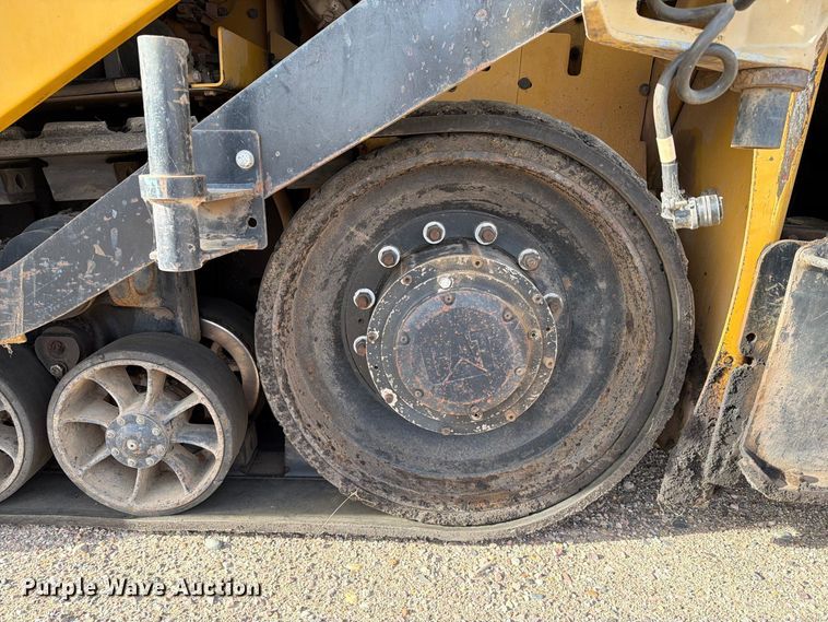 image for item EA0587 2014 Caterpillar AP-555E paver