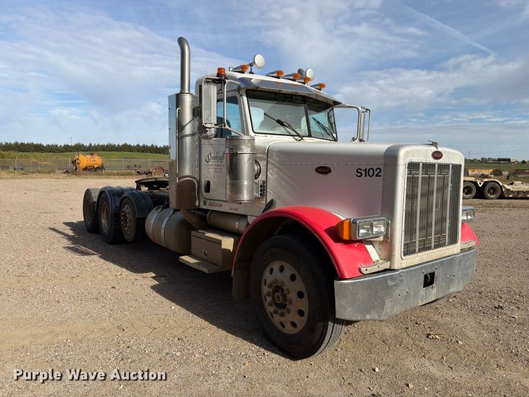 image for item EA0589 2007 Peterbilt 379 semi truck
