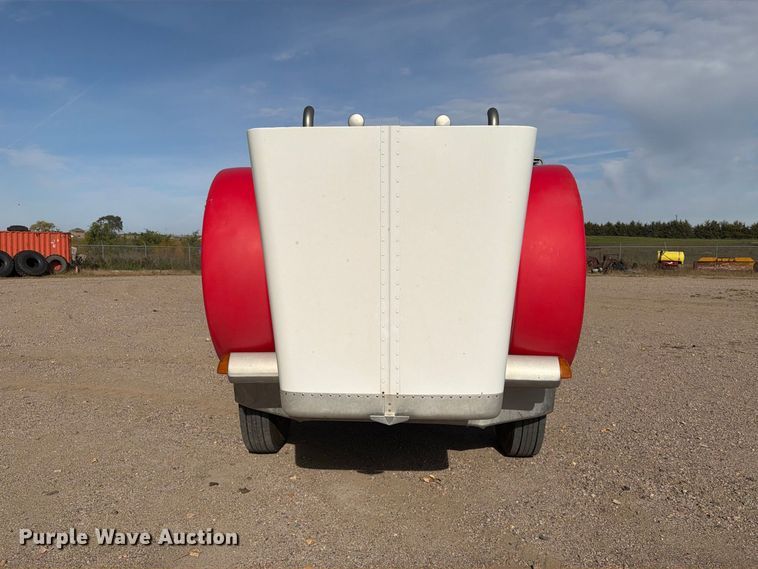 image for item EA0589 2007 Peterbilt 379 semi truck