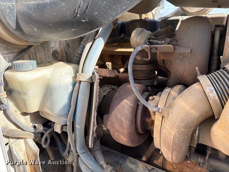 image for item EA0589 2007 Peterbilt 379 semi truck