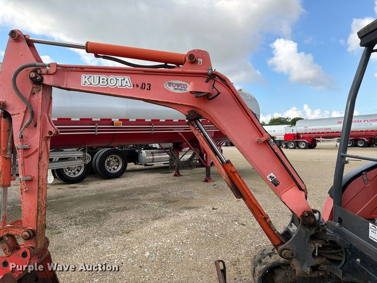 image for item EA7343 2016 Kubota KX71-3S mini excavator