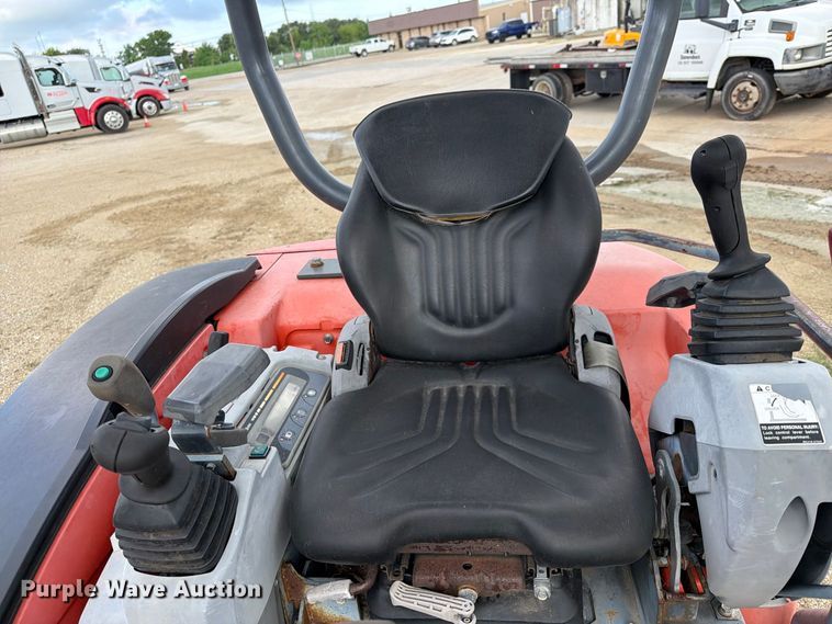 image for item EA7343 2016 Kubota KX71-3S mini excavator