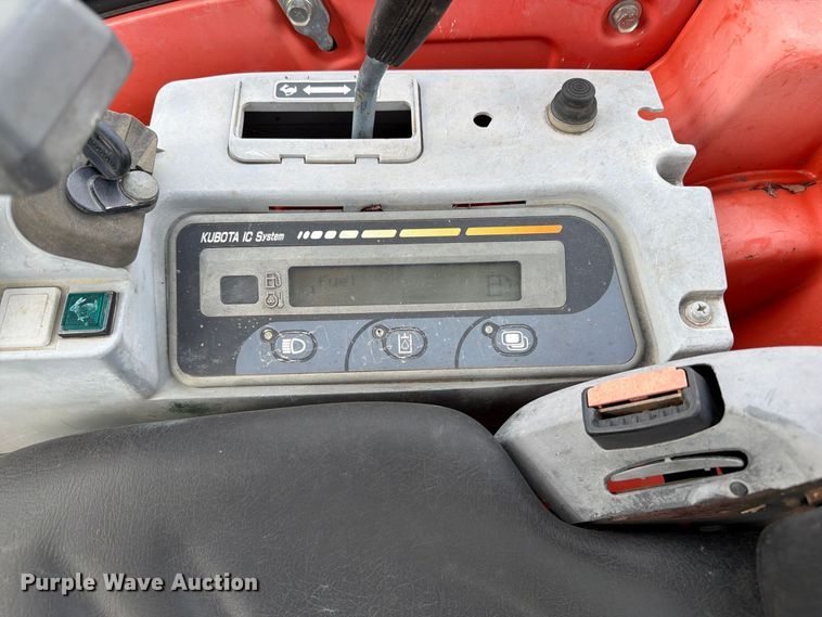 image for item EA7343 2016 Kubota KX71-3S mini excavator