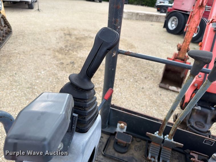 image for item EA7343 2016 Kubota KX71-3S mini excavator