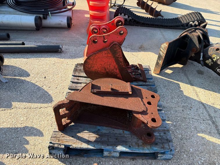 image for item EA7343 2016 Kubota KX71-3S mini excavator
