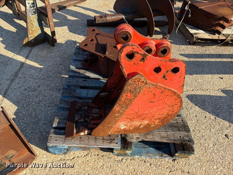 image for item EA7343 2016 Kubota KX71-3S mini excavator