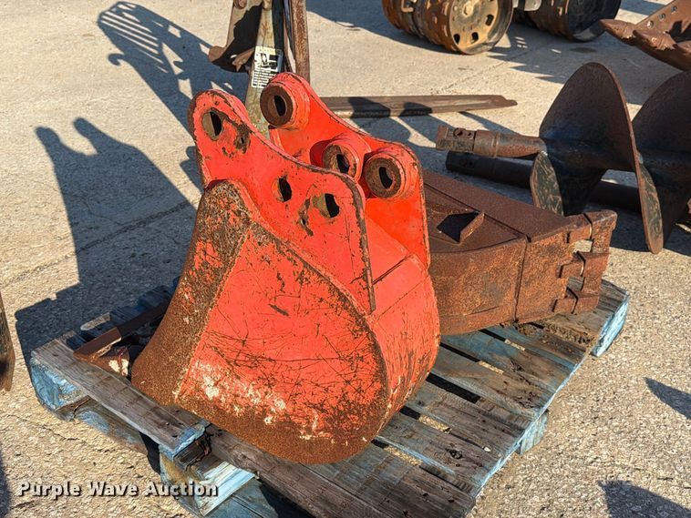 image for item EA7343 2016 Kubota KX71-3S mini excavator