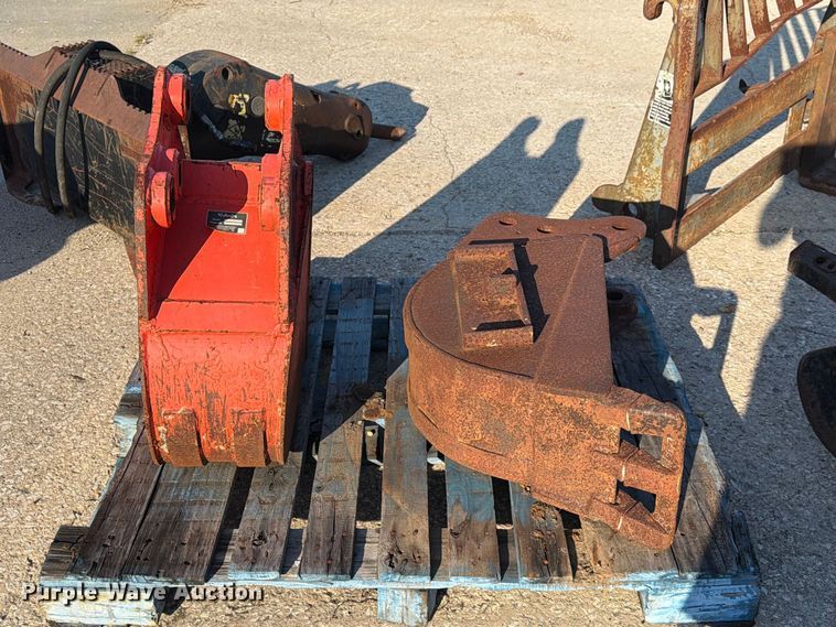 image for item EA7343 2016 Kubota KX71-3S mini excavator