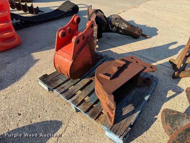 image for item EA7343 2016 Kubota KX71-3S mini excavator