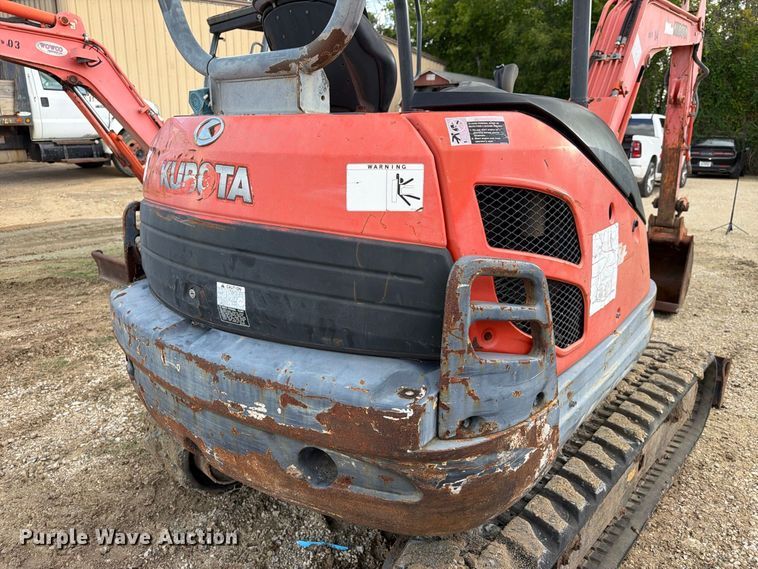 image for item EA7344 Kubota KX71-3 mini excavator