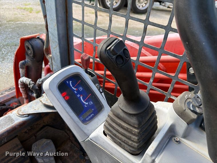 image for item EA7345 2013 Kubota SVL90-2 tracked skid steer loader
