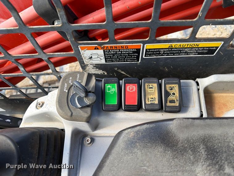 image for item EA7345 2013 Kubota SVL90-2 tracked skid steer loader