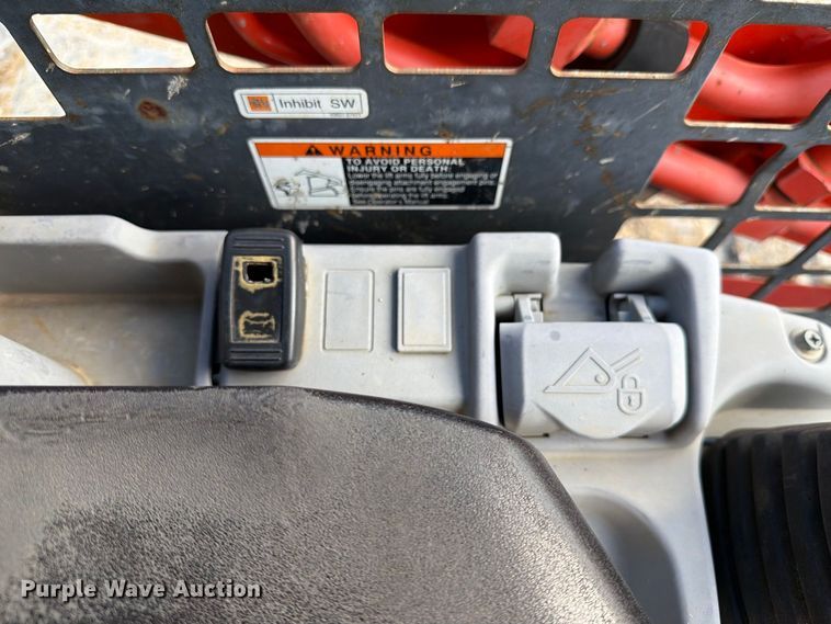 image for item EA7345 2013 Kubota SVL90-2 tracked skid steer loader