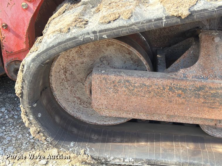 image for item EA7345 2013 Kubota SVL90-2 tracked skid steer loader