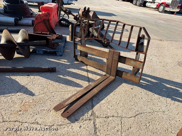 image for item EA7345 2013 Kubota SVL90-2 tracked skid steer loader