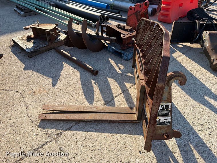 image for item EA7345 2013 Kubota SVL90-2 tracked skid steer loader
