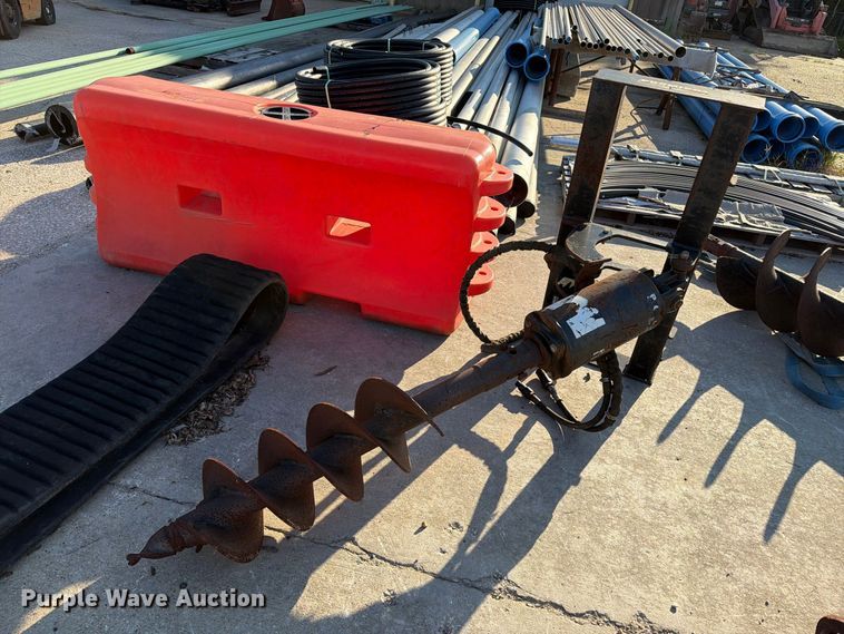 image for item EA7345 2013 Kubota SVL90-2 tracked skid steer loader