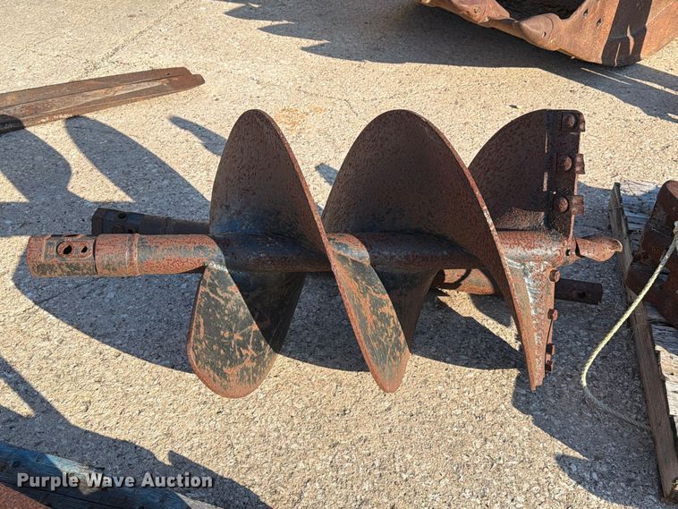image for item EA7345 2013 Kubota SVL90-2 tracked skid steer loader