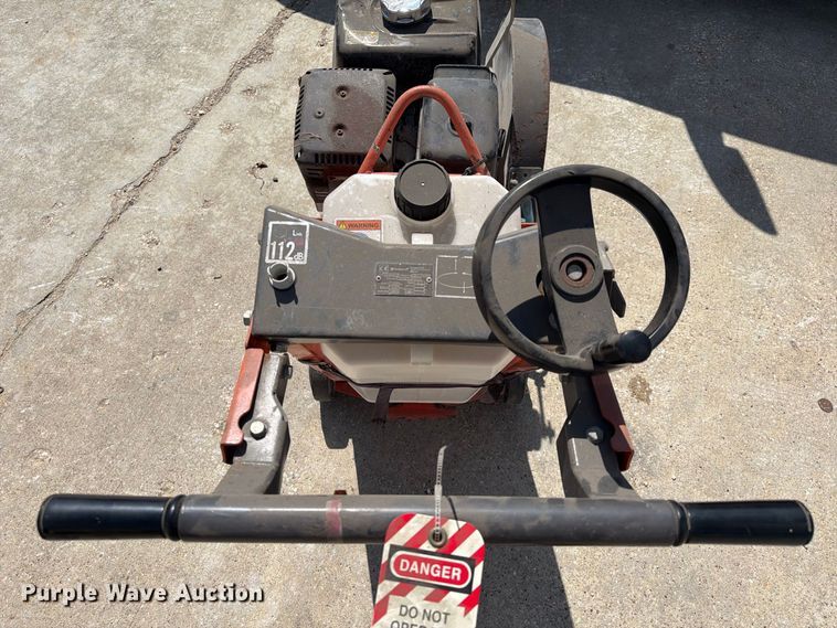 image for item EA7346 2018 Husqvarna FS400LV concrete saw