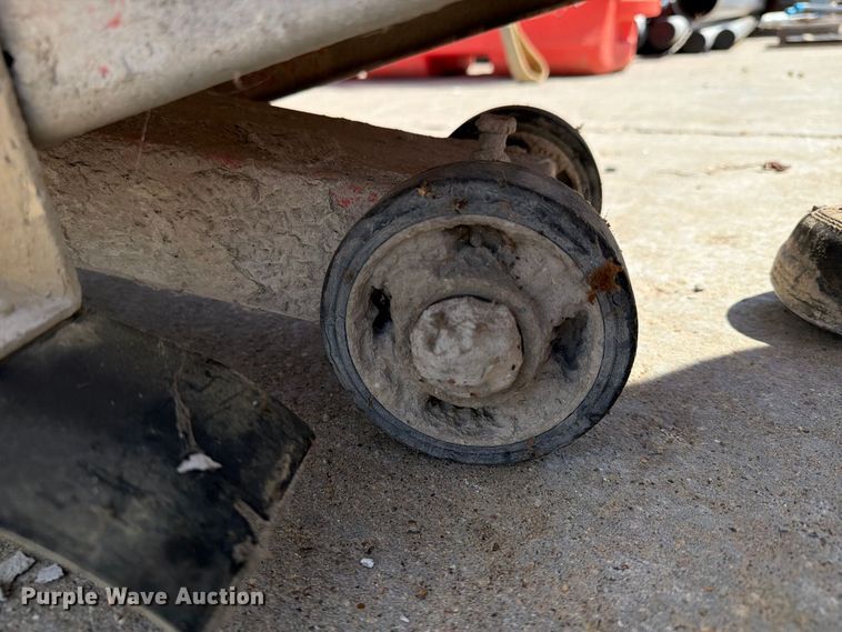 image for item EA7346 2018 Husqvarna FS400LV concrete saw