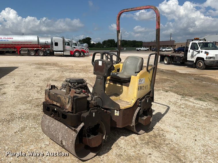 Wacker Neuson RD12A double drum vibratory roller