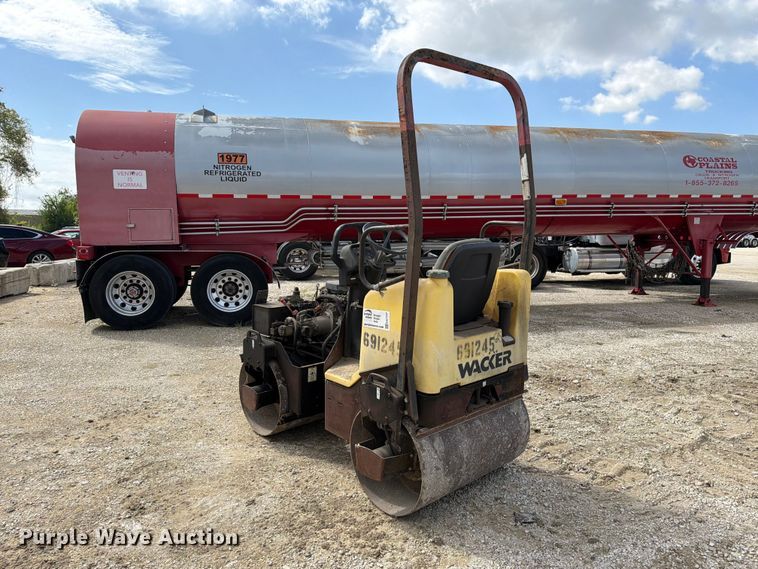 image for item EA7347 Wacker Neuson RD12A double drum vibratory roller