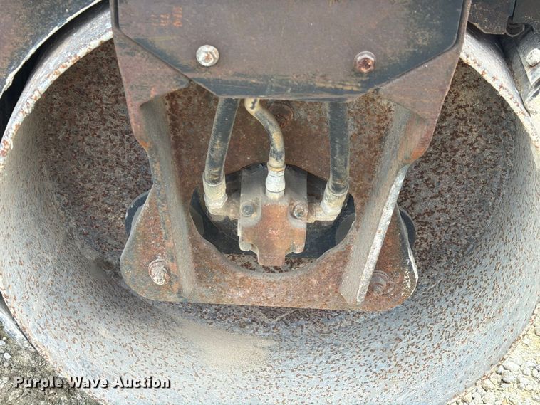 image for item EA7347 Wacker Neuson RD12A double drum vibratory roller
