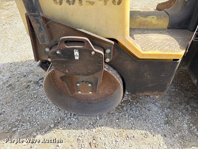 image for item EA7347 Wacker Neuson RD12A double drum vibratory roller