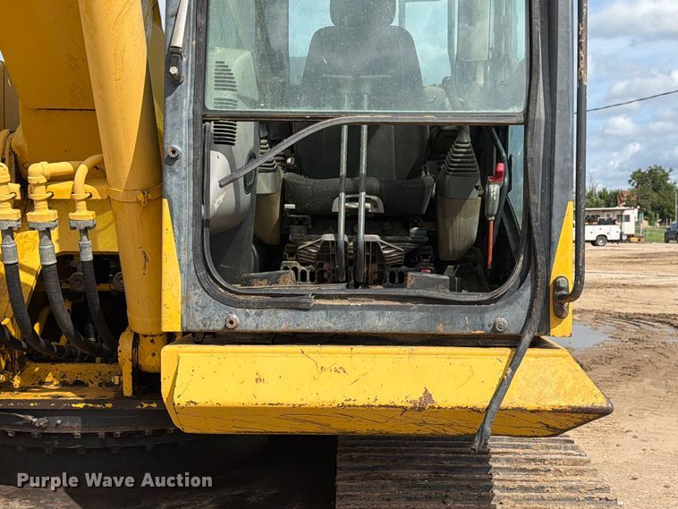image for item EA7378 2015 Komatsu PC210LC-10 excavator