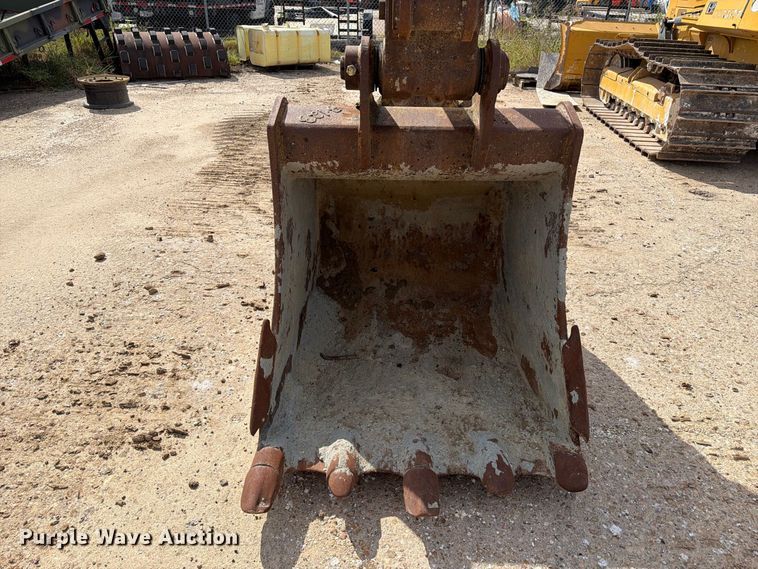 image for item EA7378 2015 Komatsu PC210LC-10 excavator