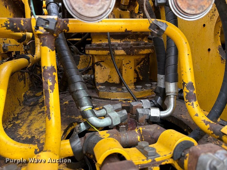 image for item EA7378 2015 Komatsu PC210LC-10 excavator