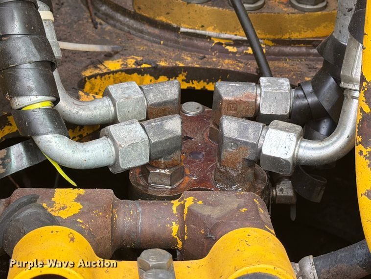 image for item EA7378 2015 Komatsu PC210LC-10 excavator
