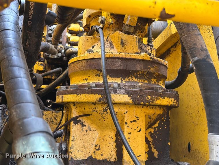 image for item EA7378 2015 Komatsu PC210LC-10 excavator