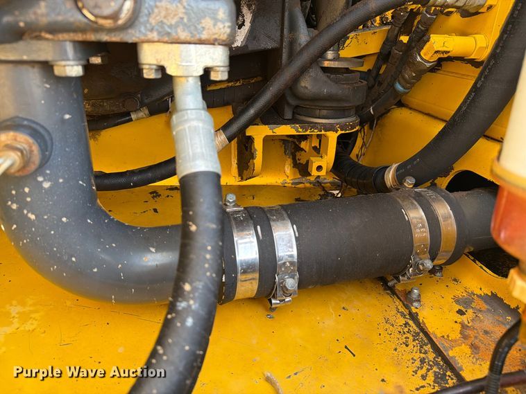 image for item EA7378 2015 Komatsu PC210LC-10 excavator