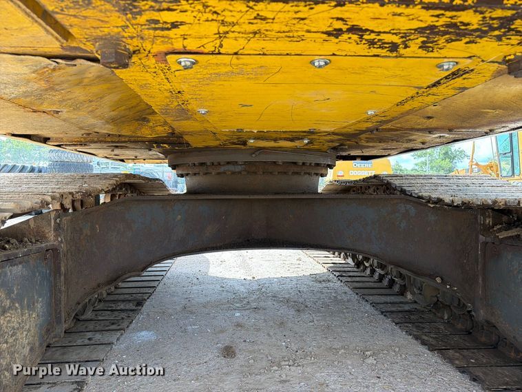 image for item EA7378 2015 Komatsu PC210LC-10 excavator