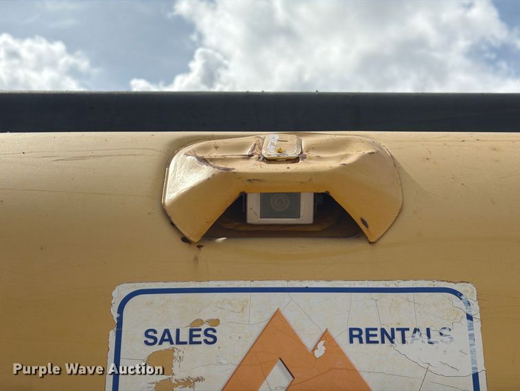 image for item EA7378 2015 Komatsu PC210LC-10 excavator
