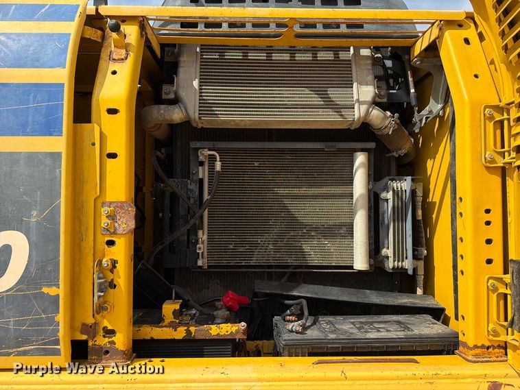 image for item EA7378 2015 Komatsu PC210LC-10 excavator