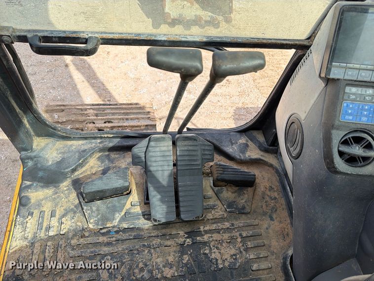 image for item EA7378 2015 Komatsu PC210LC-10 excavator